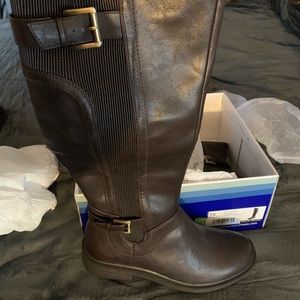 Brand new with tags in box white mountain tall boots
